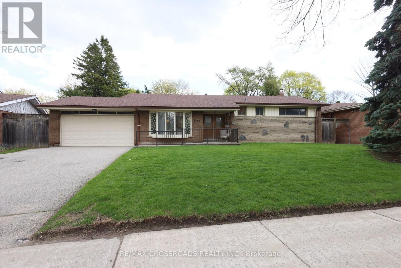 Property Photo:  83 Pegasus Trail  ON M1G 3N8 