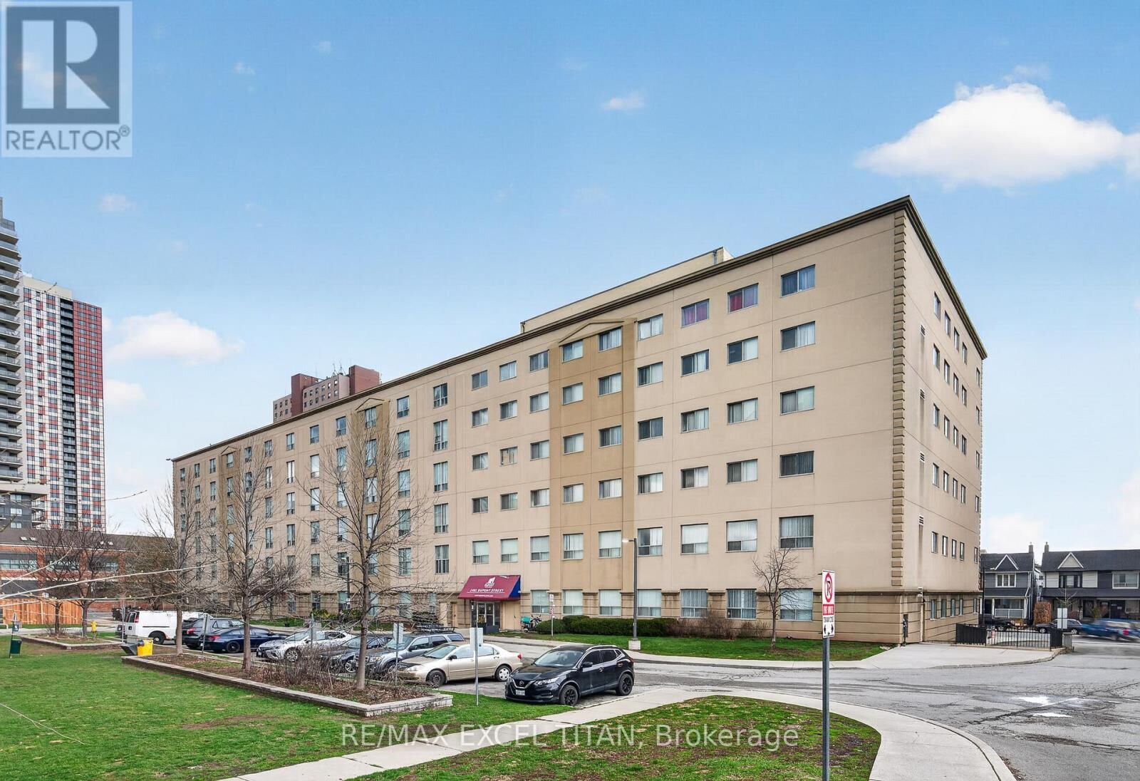 Property Photo:  1401 Dupont Street 404  ON M6H 2B1 