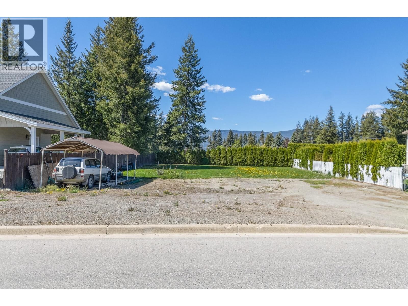 Property Photo:  1081 23 Street Southeast  BC V1E 2J4 