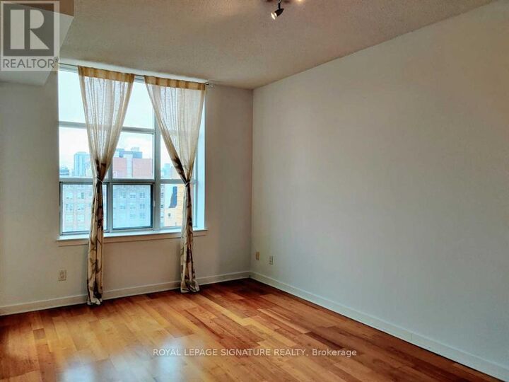 Property Photo:  438 Richmond Street West 801  ON M5V 3S6 