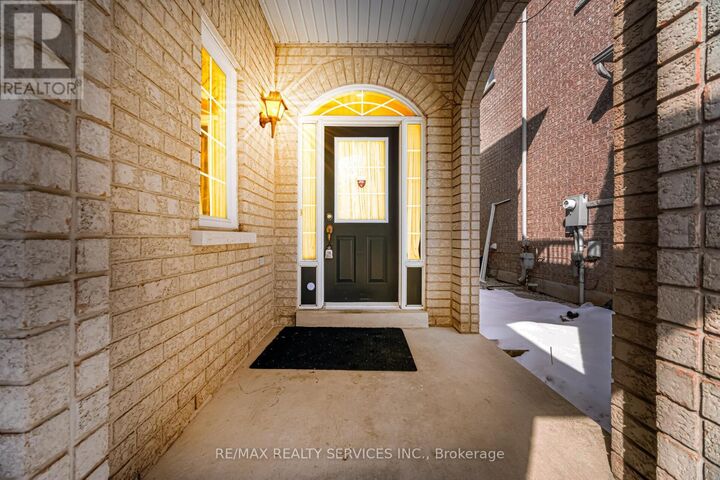 Property Photo:  4 Rocky Point Crescent  ON L6V 4S8 