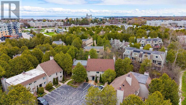 Property Photo:  135 Escarpment Crescent  ON L9Y 5B4 