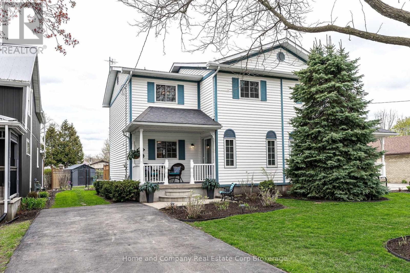 Property Photo:  116 Falstaff Street  ON N5A 3T5 