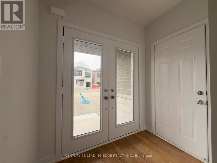 Property Photo:  66 Danielle Moore Circle Upper  ON M1P 0G9 