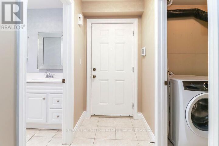 Property Photo:  435 Walnut Street 101  ON L9Y 5J9 