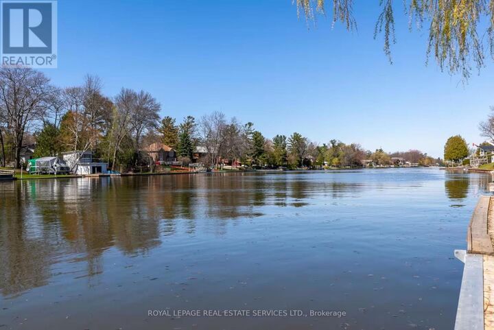 Property Photo:  90 Edgewater Road  ON L9Z 2W3 
