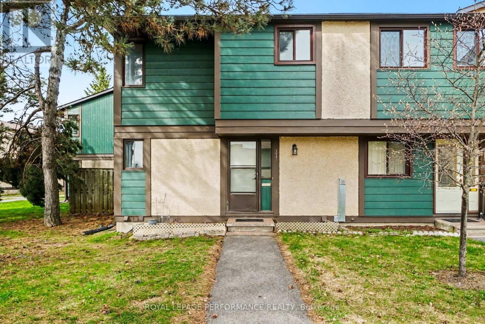 Property Photo:  1641 Meadowbrook Road  ON K1B 4W6 