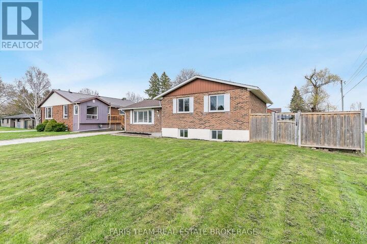 Property Photo:  201 Christopher Street  ON L0M 1S0 