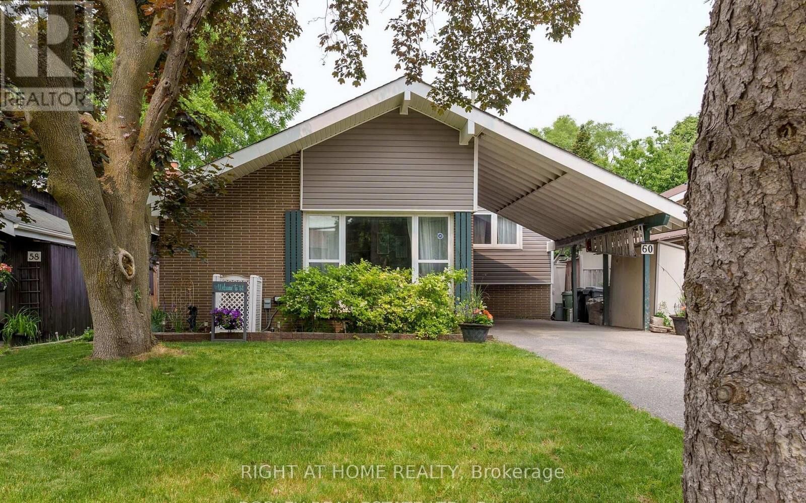 Property Photo:  60 Brookridge Drive  ON M1P 3M5 