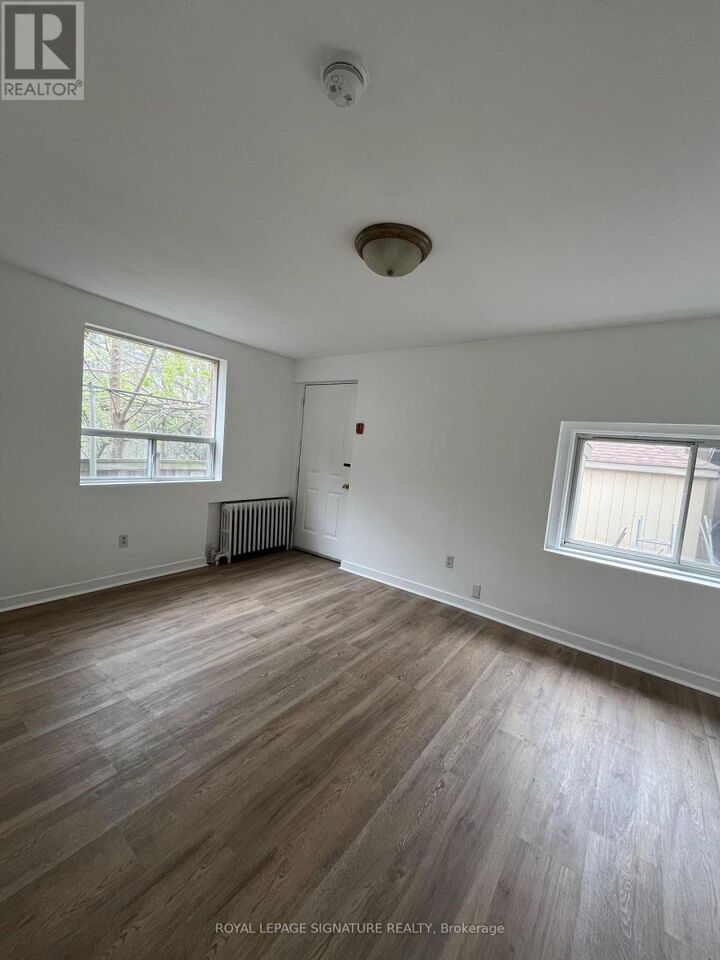 Property Photo:  557 Markham Street 102  ON M6G 2L6 