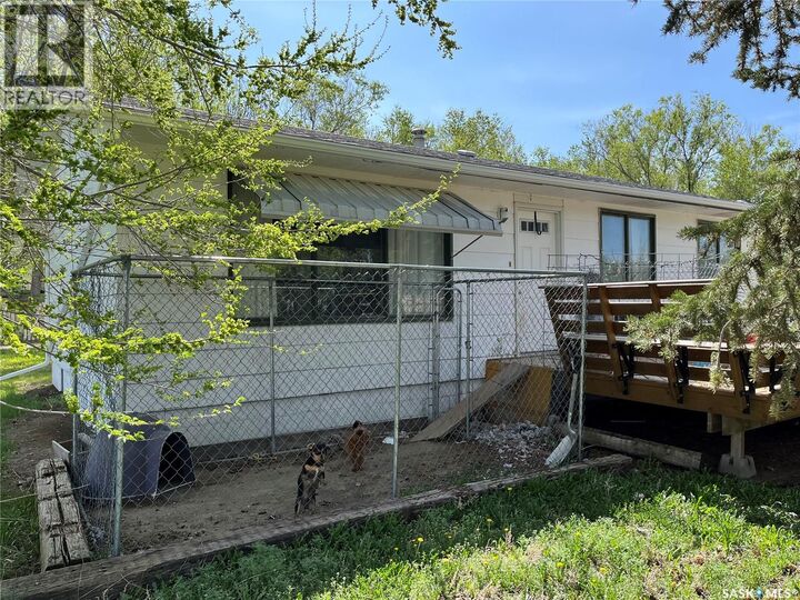 Property Photo:  112 Edward Street  SK S0N 1C0 