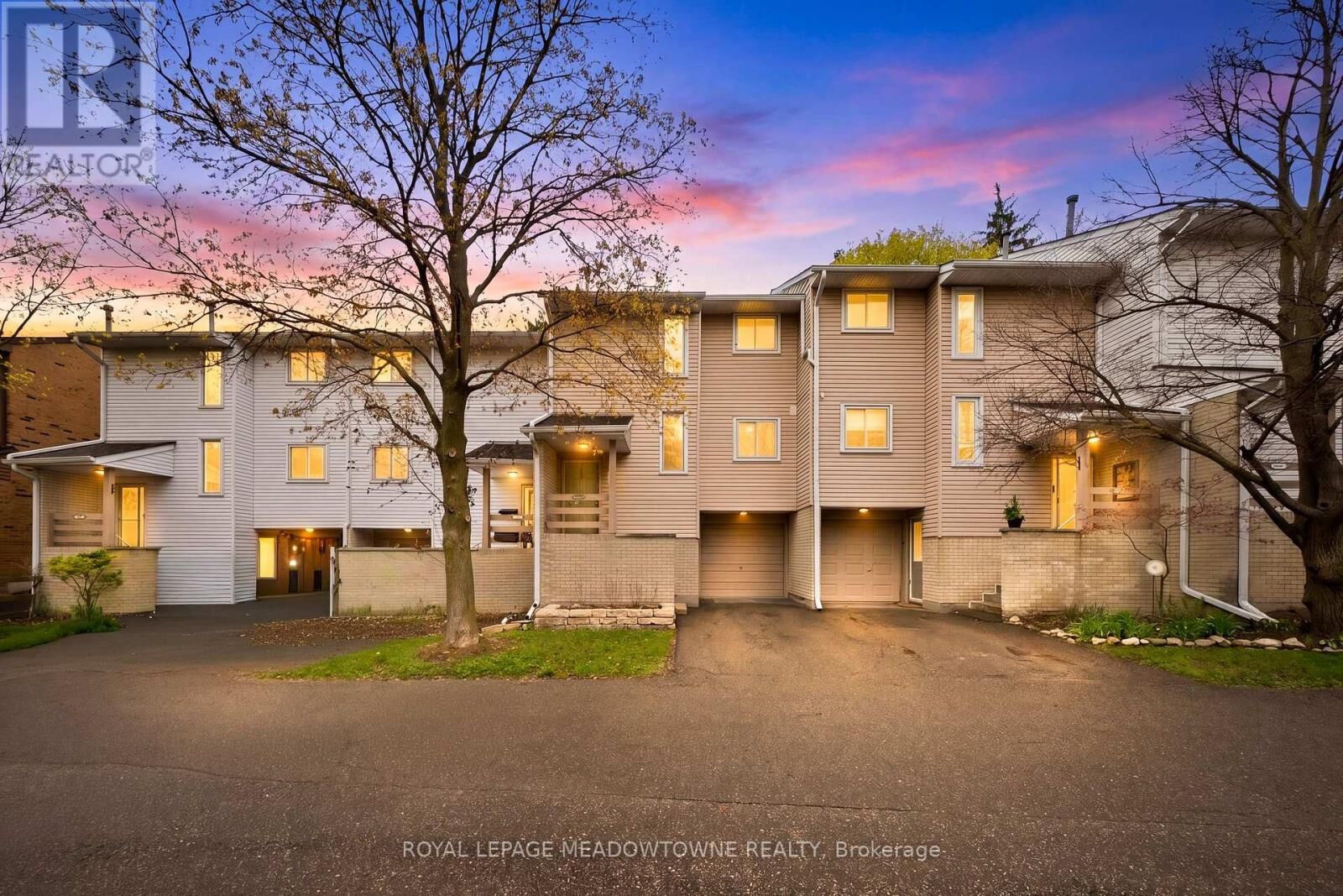 Property Photo:  8 Lynden Circle  ON L7G 4Y8 