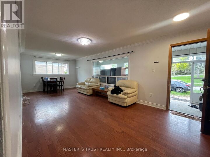 Property Photo:  10 Heather Road  ON M1S 2E1 