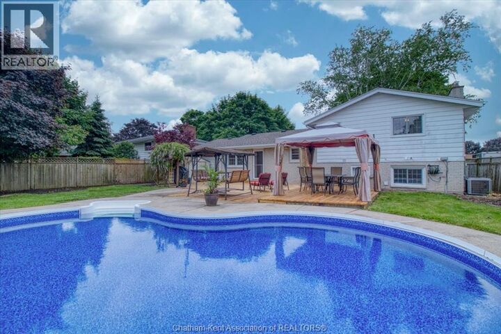 Property Photo:  434 Dora Drive  ON N8A 2K3 