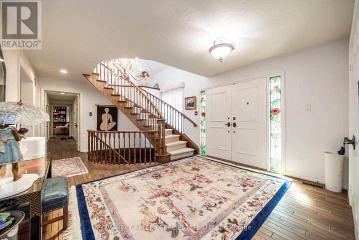 Property Photo:  10 Whitelaw Court  ON L3T 5E7 