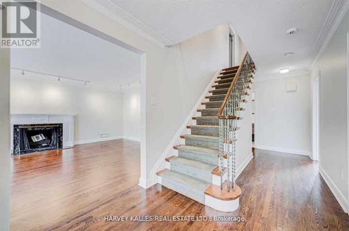 Property Photo:  209 Lytton Boulevard  ON M4R 1L6 