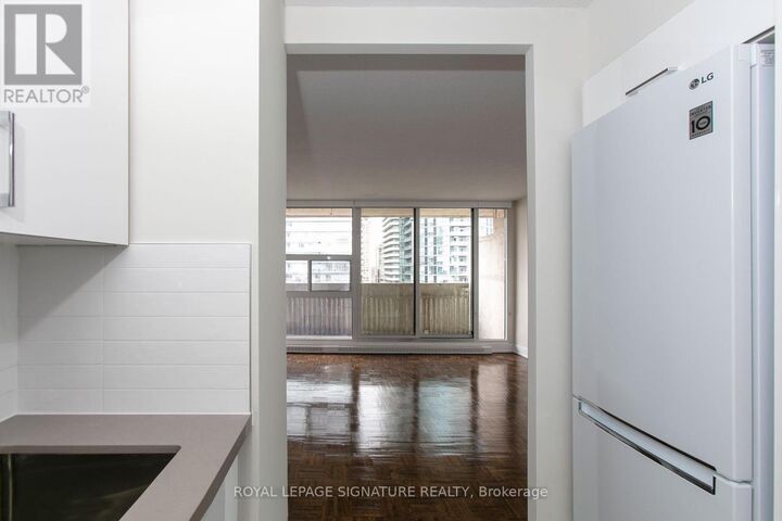 Property Photo:  33 Isabella Street 210  ON M4Y 2P7 