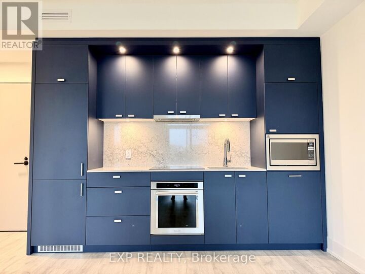 Property Photo:  858 Dupont Street 611  ON M6G 0C1 