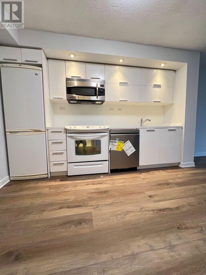 Property Photo:  25 Capreol Court 1901  ON M5V 3Z7 