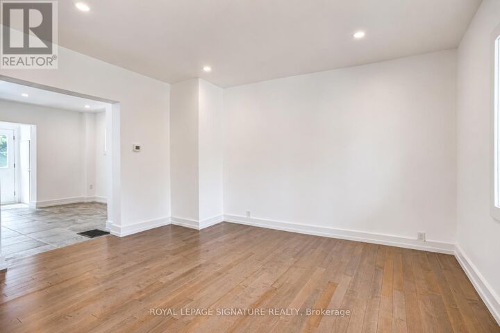 Property Photo:  3 Jillson Avenue  ON M6S 2P3 