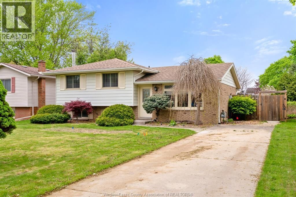 Property Photo:  392 Baldoon Road  ON N7L 4L8 