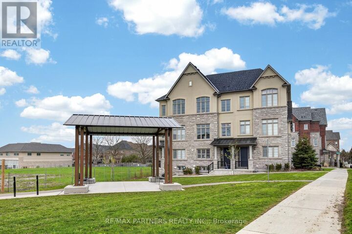Property Photo:  3 Fernhill Lane  ON L6C 0Y5 