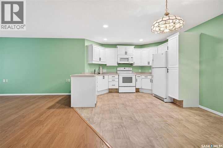 Property Photo:  105 240 Athabasca Street E  SK S6H 0L5 