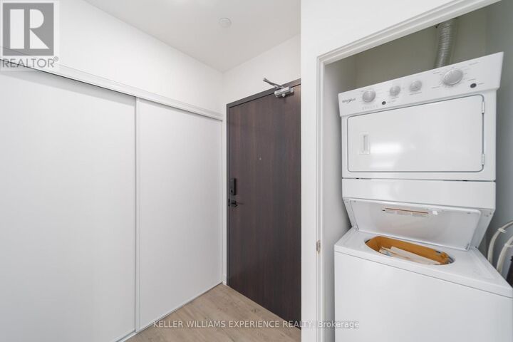 Property Photo:  56 Lakeside Terrace 1106  ON L4M 0L4 