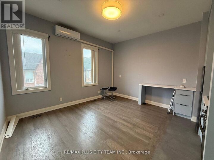 Property Photo:  11 Baden Street  ON M6J 1Z3 