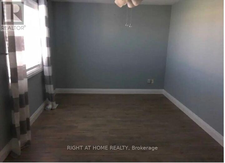 Property Photo:  28 Bloomington Drive  ON N1P 1J4 