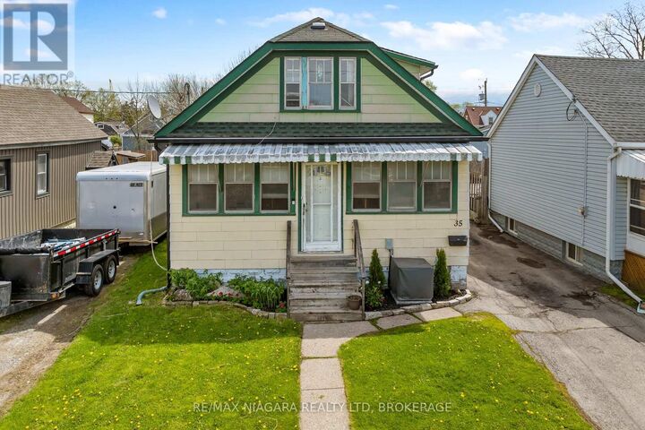 Property Photo:  35 Deere Street  ON L3B 2L7 
