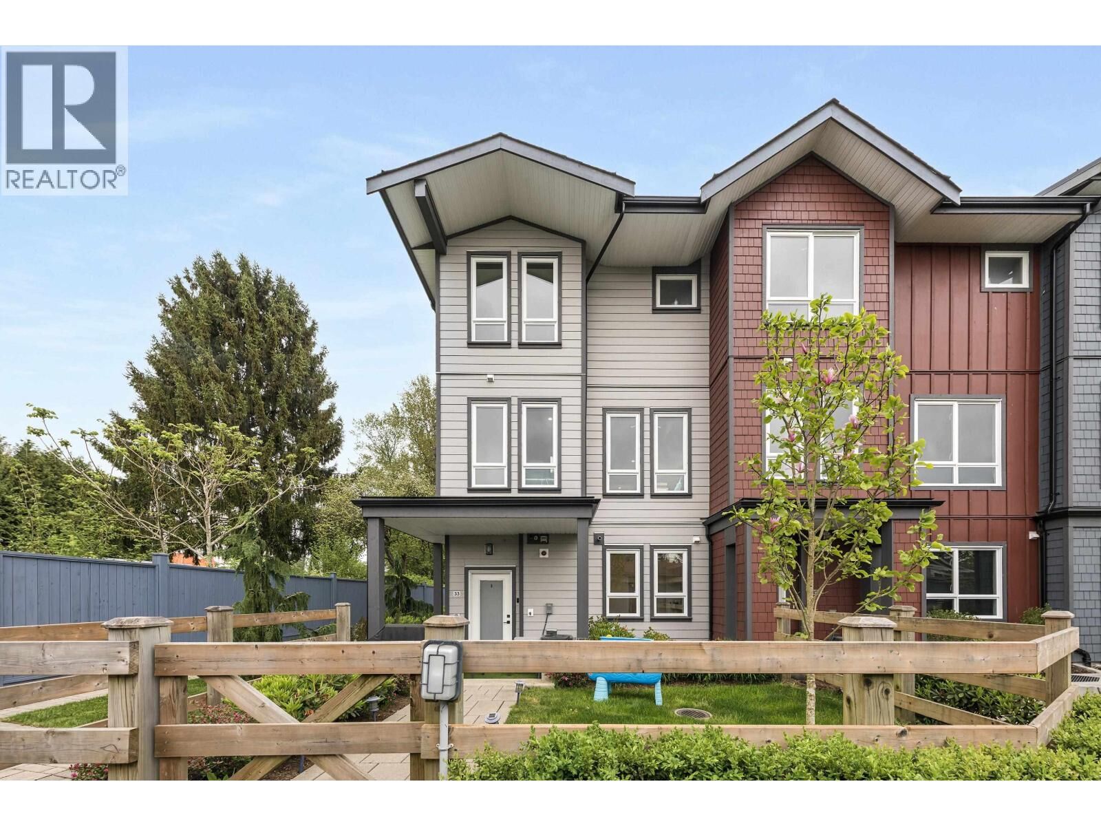 Property Photo:  11851 232 Street 33  BC V2X 6S8 