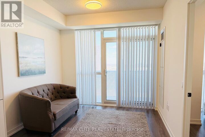 Property Photo:  28 Interchange Way 3307  ON L4K 0P8 