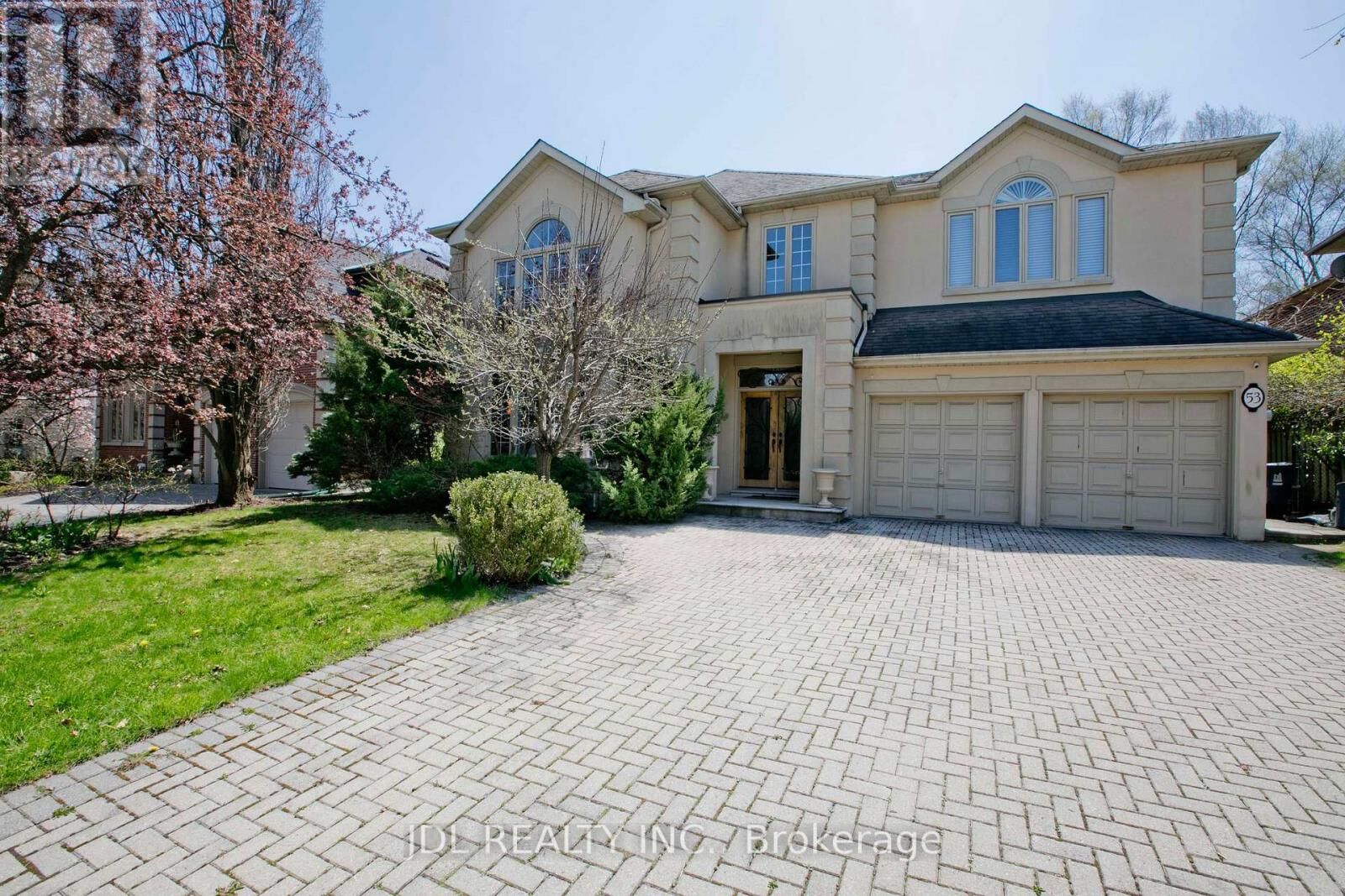 Property Photo:  53 Aldershot Crescent  ON M2P 1L7 