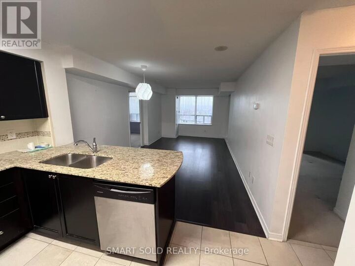 Property Photo:  73 King William Crescent 512  ON L4B 0C2 