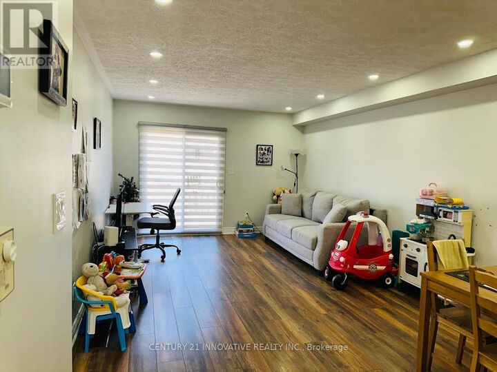 Property Photo:  25 Griffiths Dr Drive B  ON N3L 4B7 