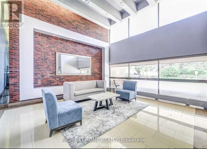 Property Photo:  260 Seneca Park North 1415  ON M2J 4S6 