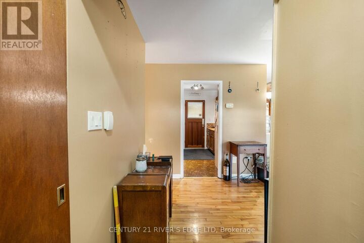 Property Photo:  54 Loyalist Street  ON K0C 1X0 