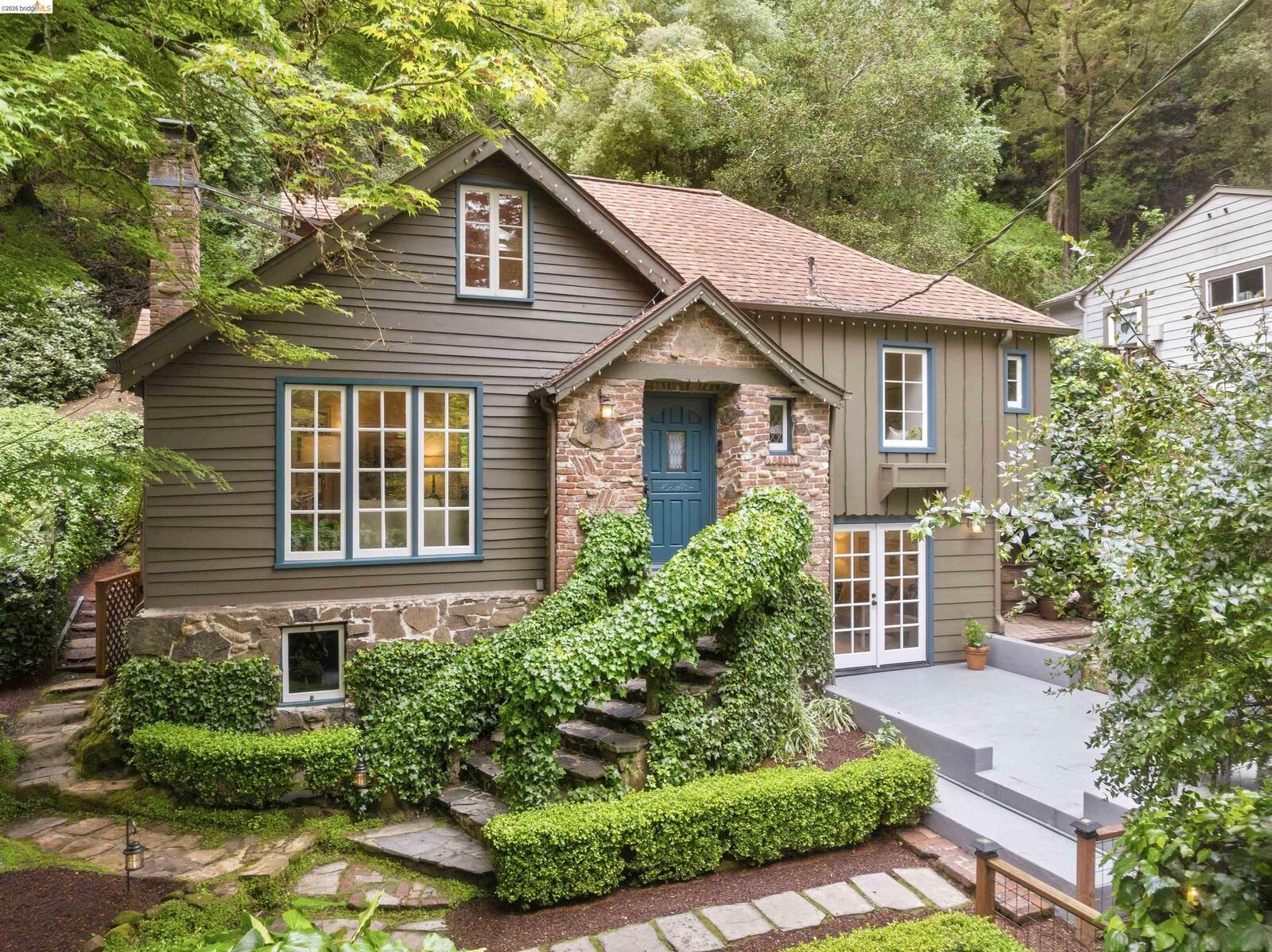 Property Photo:  6233 Thornhill Dr  CA 94611 
