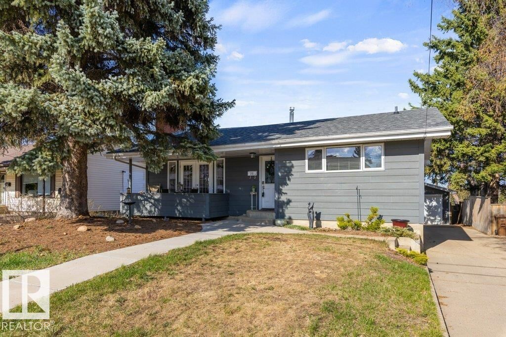 Property Photo:  25 Mount Royal Drive  AB T8N 1J3 