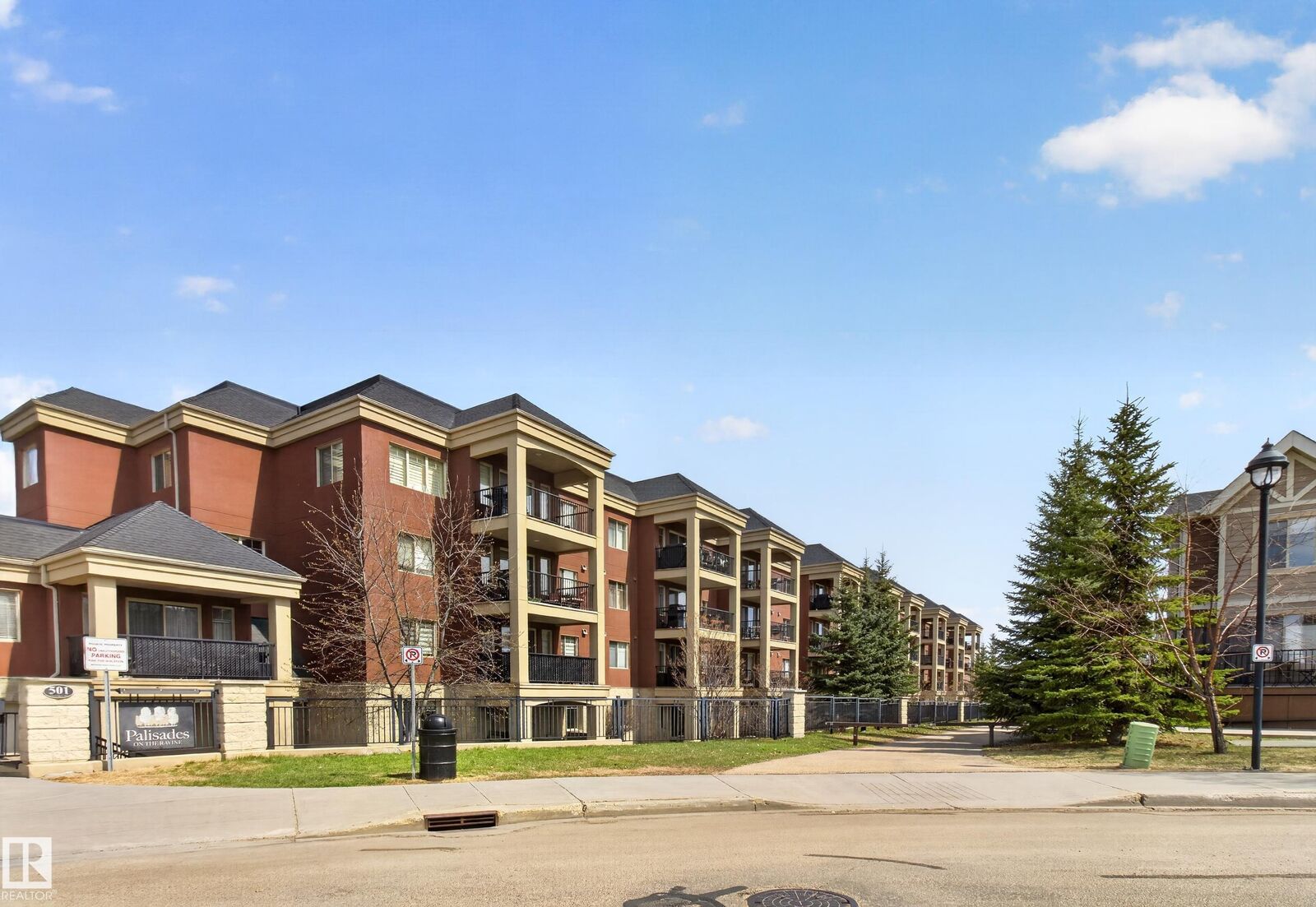 Property Photo:  501 Palisades Way 301  AB T8H 0H8 
