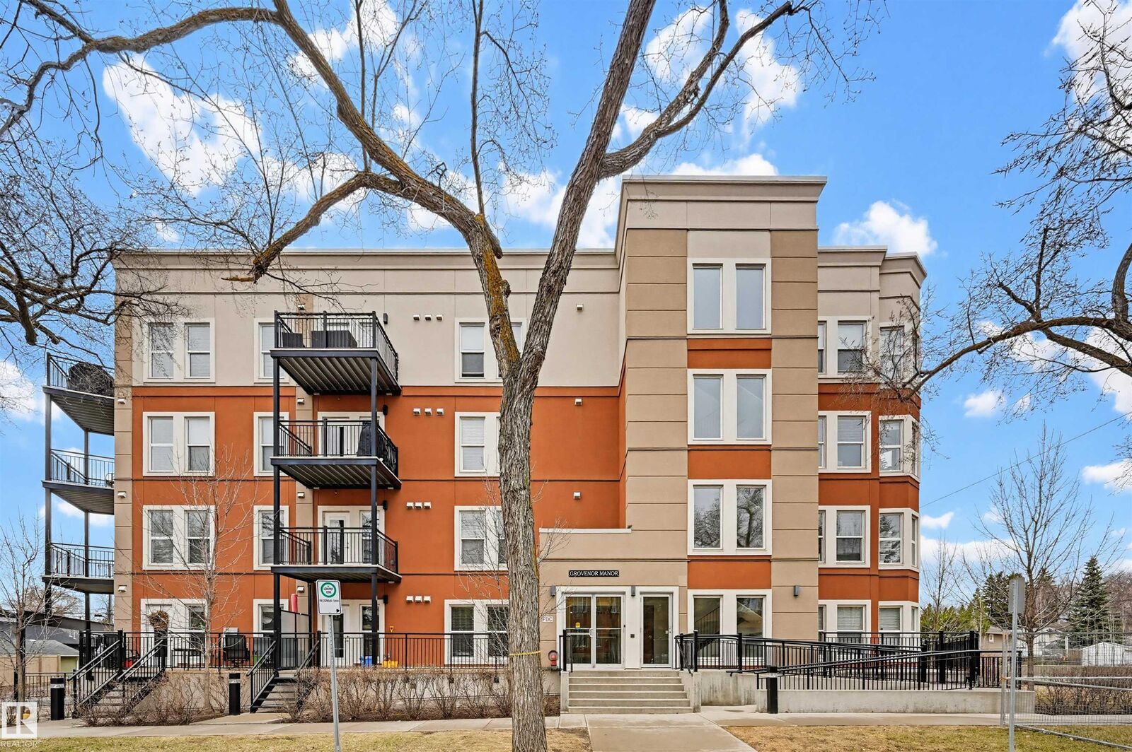 Property Photo: 10126 144 Street NW 405 AB T5N 2T7