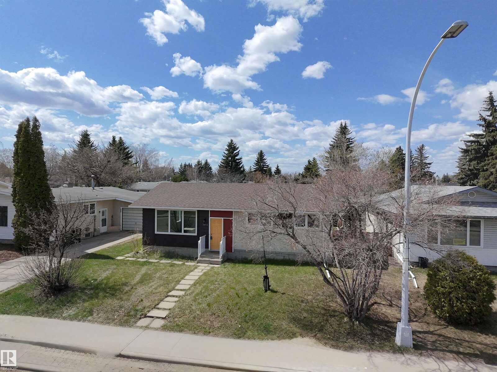 Property Photo:  3912 108 Street NW  AB T6J 1B9 