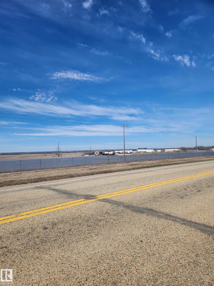 Property Photo:  190013 15 Highway  AB T0B 0W0 