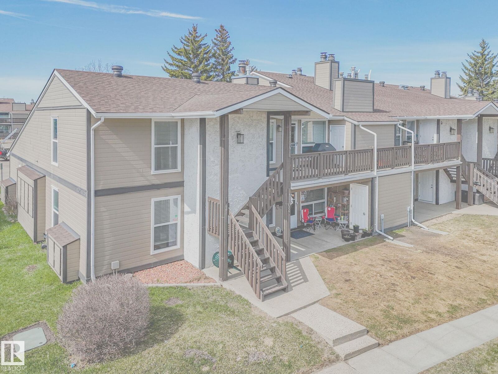 Property Photo:  1102 Saddleback Road NW  AB T6J 4Z4 
