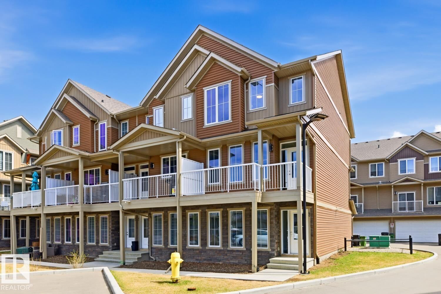 Property Photo: 1051 Graydon Hill Boulevard SW 40 AB T6W 3C8