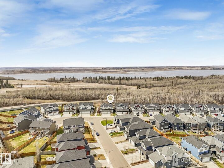 Property Photo:  3843 Robins Crescent NW  AB T5S 0M7 