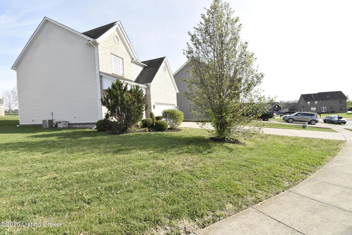 Property Photo: 17811 Birch Bend Cir KY 40023
