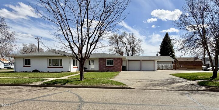 Property Photo:  13 3rd Street NE  ND 58545 