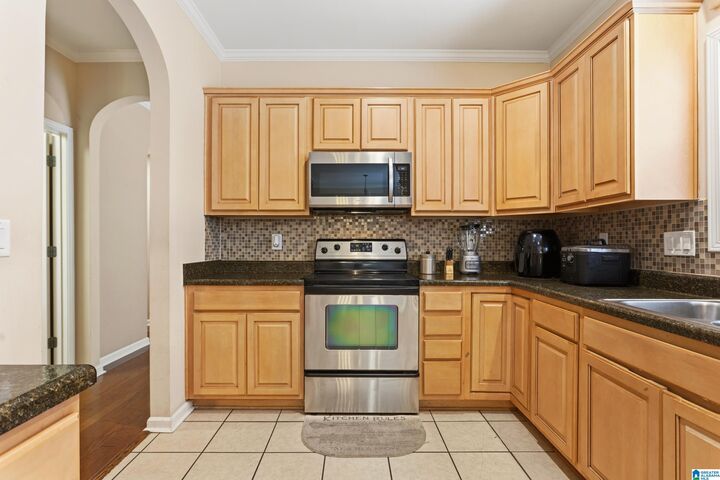 Property Photo: 298 Nottingham Drive AL 35040